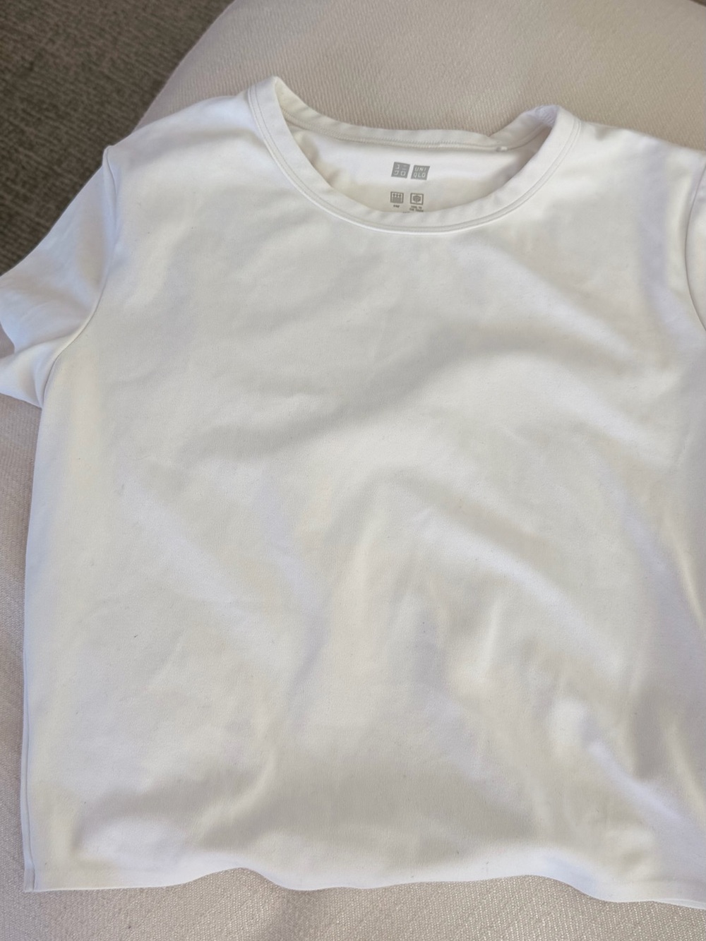 Uniqlo White AIRism Short-Sleeve Crewneck Tee